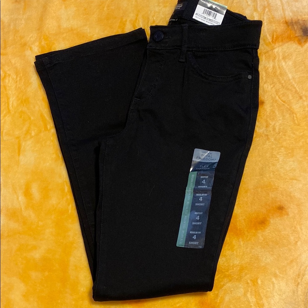 Stylish Black Flex Motion Boot Cut Jeans Size 4 Short